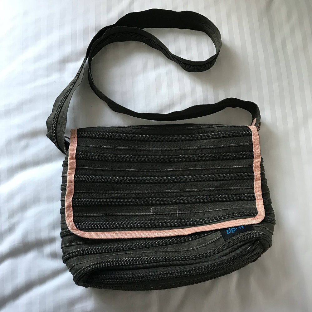 Zip-it - Green Crossbody Bag